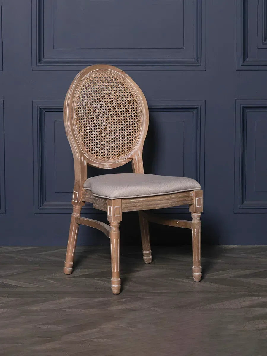 American Retro Solid Wood Round Dining Table